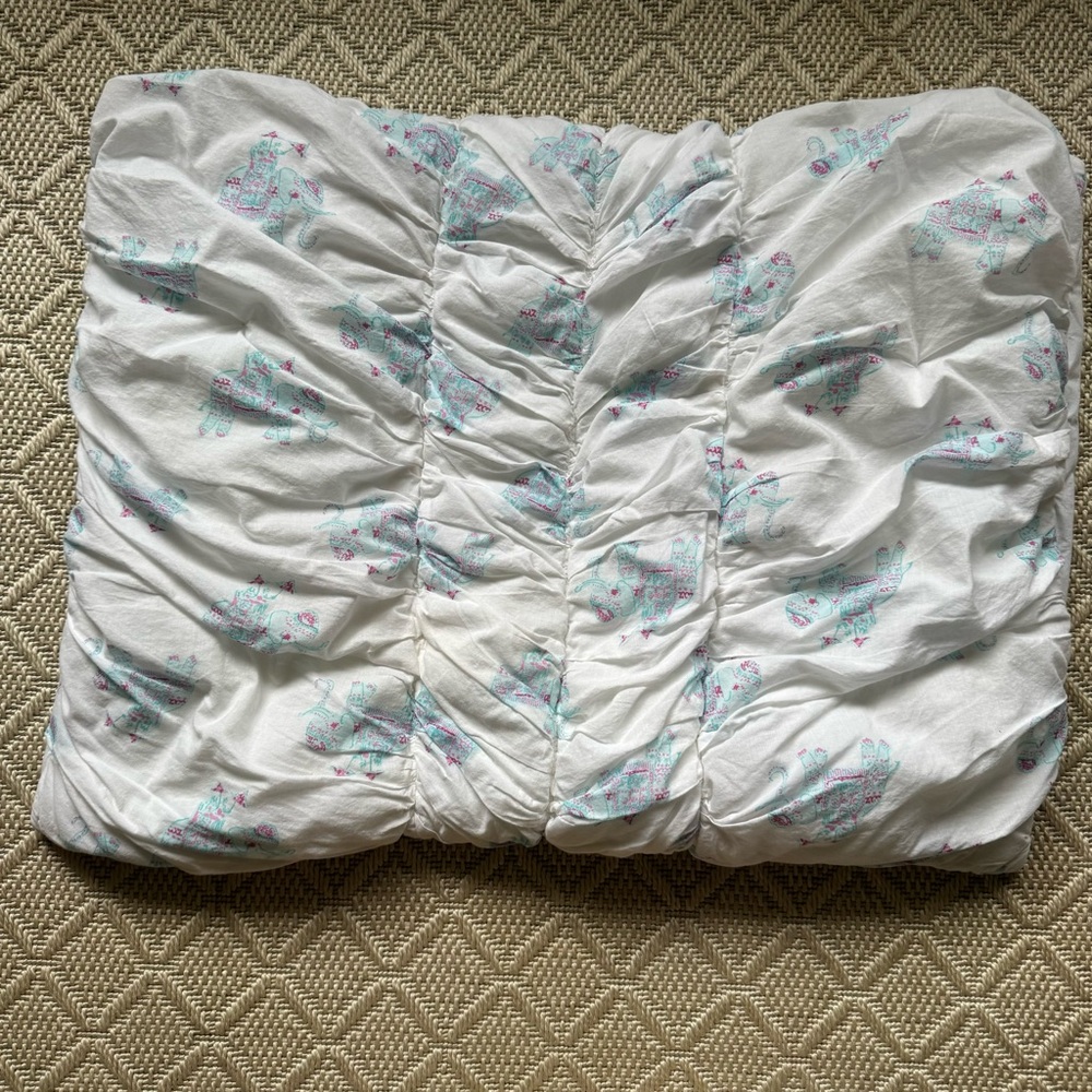 Pottery barn Lilly Pulitzer Elephant Bazaar Quilt - Picture 7 of 10